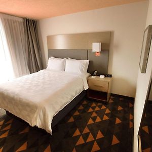 Wyndham Houston Hobby Airport